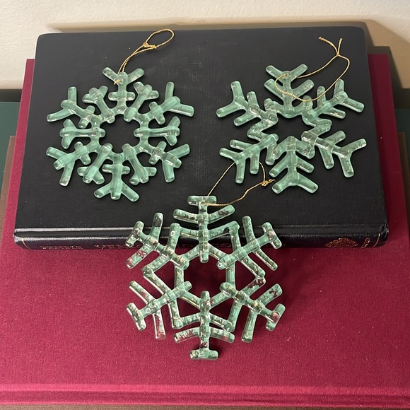 Restoration Hardware Glass 12 Point Winter Blue Snowflake Rare Ornaments Set 3 - Picture 6 of 6